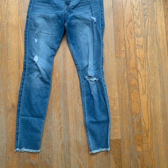 High waisted light wash jeans with some distress - Picture 2 of 3